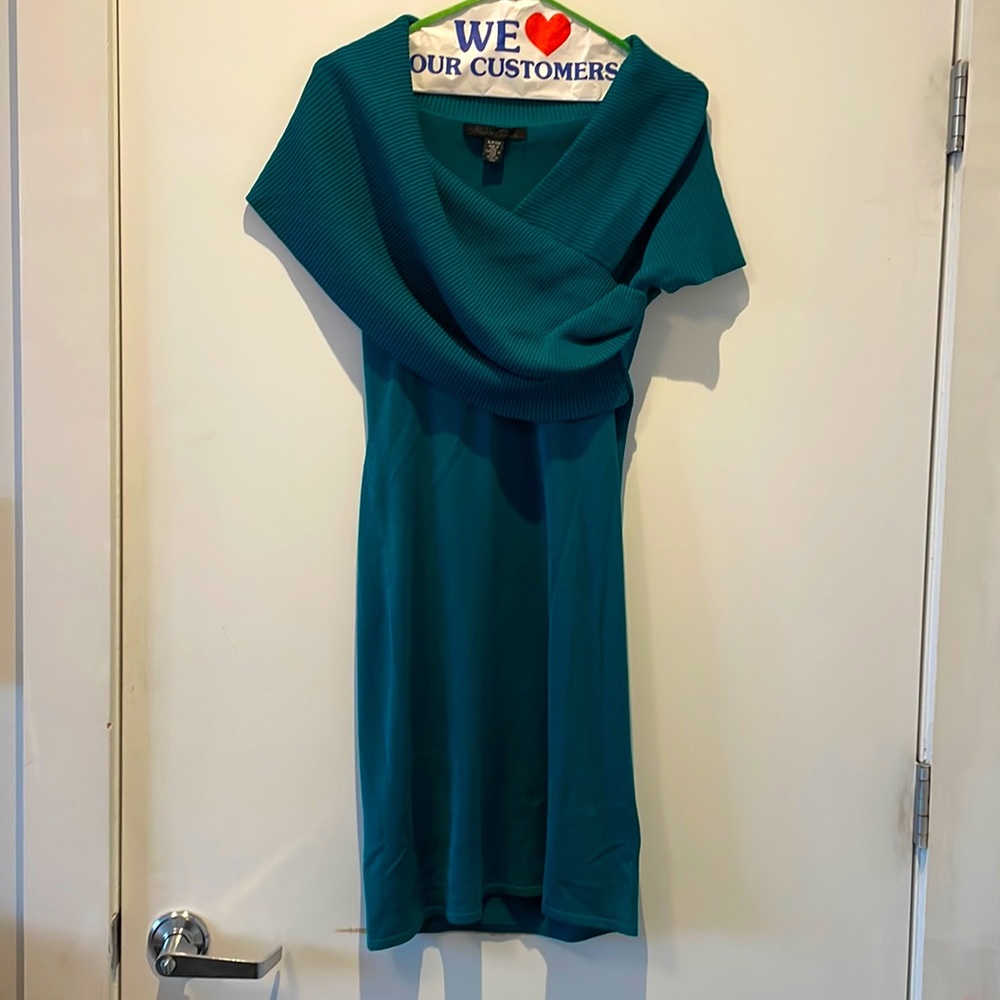 Kenneth Cole Silk-blend dress. Gorgeous emerald color